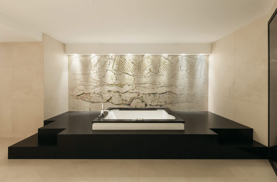 Large feature artist wall commissioned by artelier by the artist peter hayes