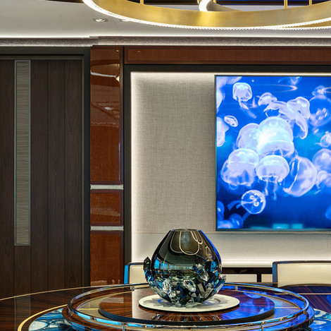 Exemplar glass artwork M/Y Lusine (60m), Heesen Yachts. Curated, commissioned & consulted by Artelier Art Consultancy © Photography by David Churchill