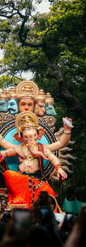 Huge Ganesh Statue on Traditional City Festival ©  Keith Lobo