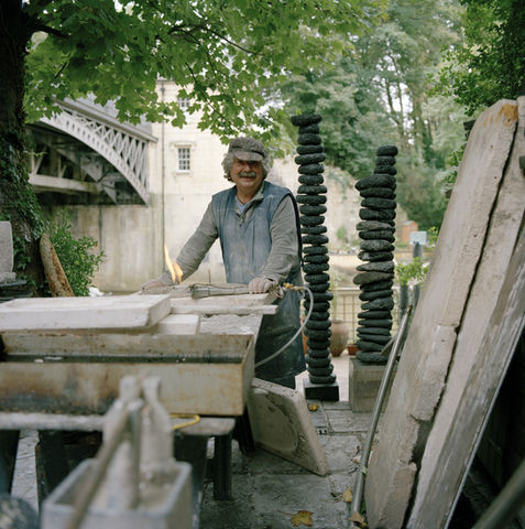 portrait of artist peter hayes managed by art advisors in bristol consultancy artelier