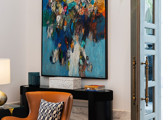 image of abstract oil on canvas commissioned for raffles al bahrain palace by artelier art advisory servicepg